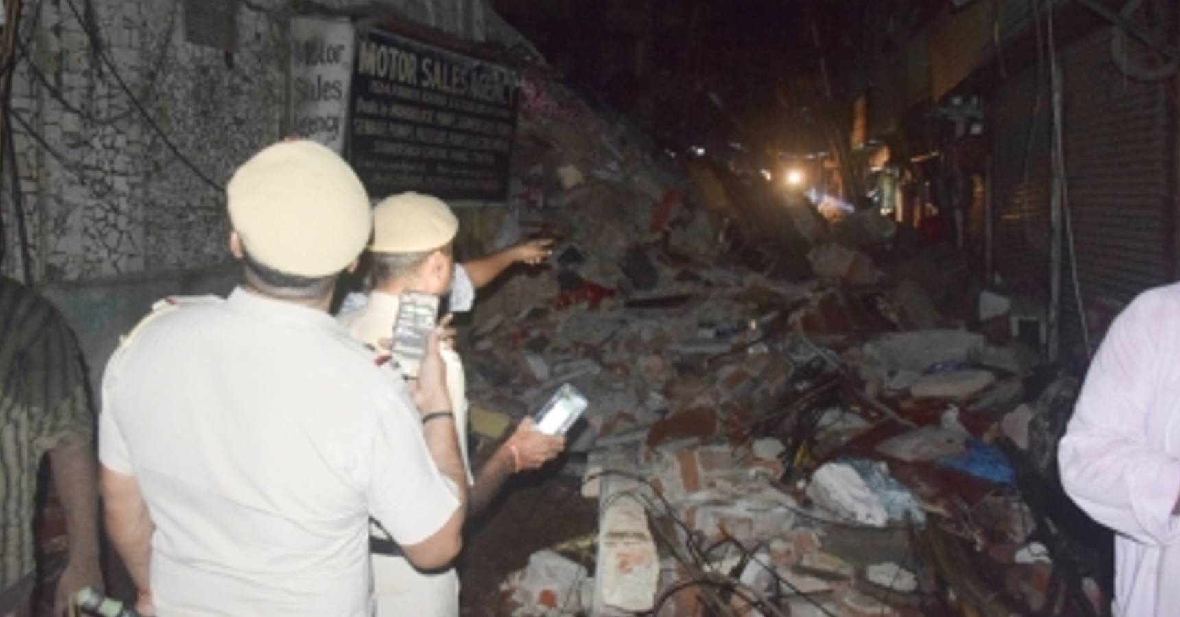 Delhi Lahore Gate house collapse