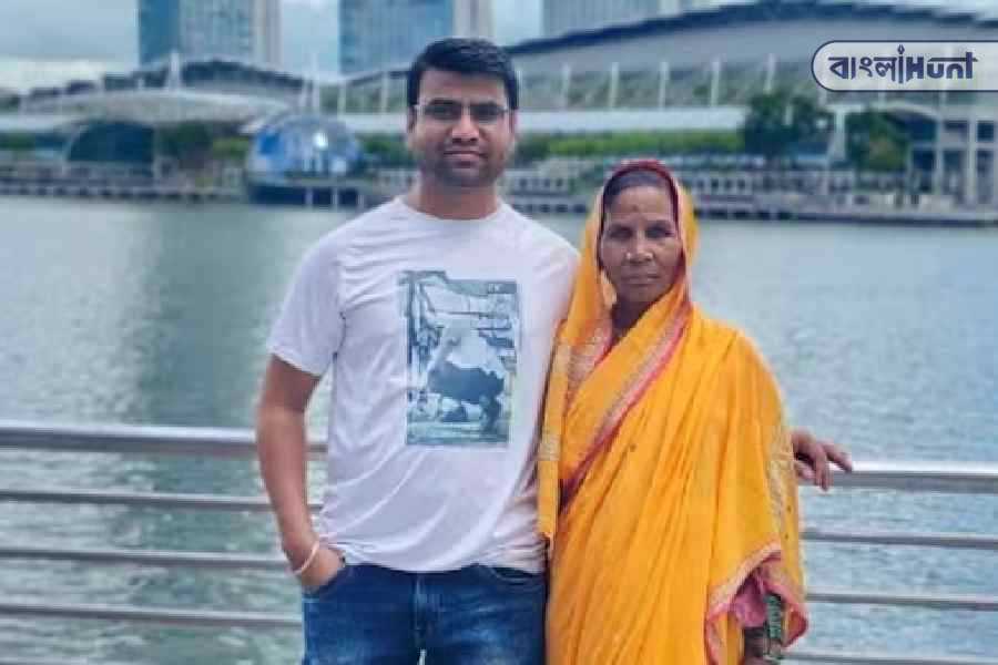 Mother son Singapore