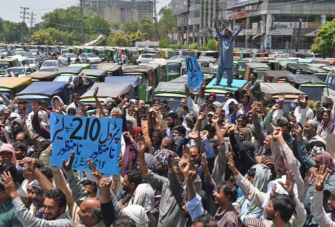 pakistan crisis 