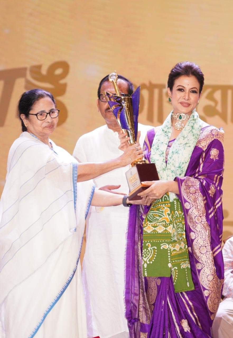 Subhashree ganguly got mahanayak samman