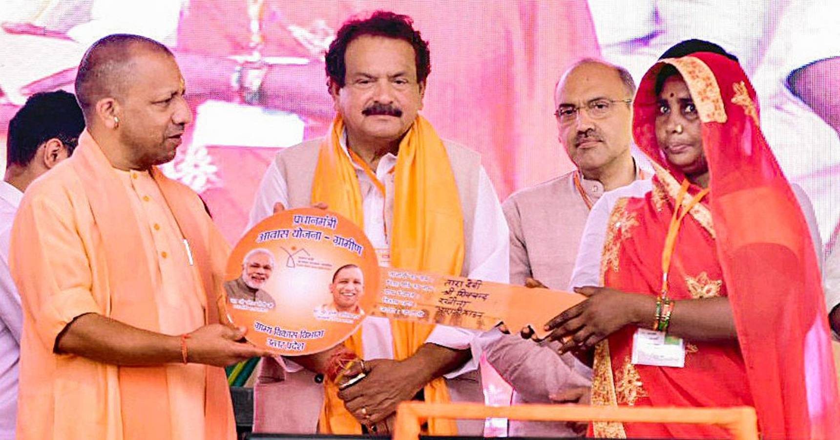 aditya nath distrubutes fllat to poors
