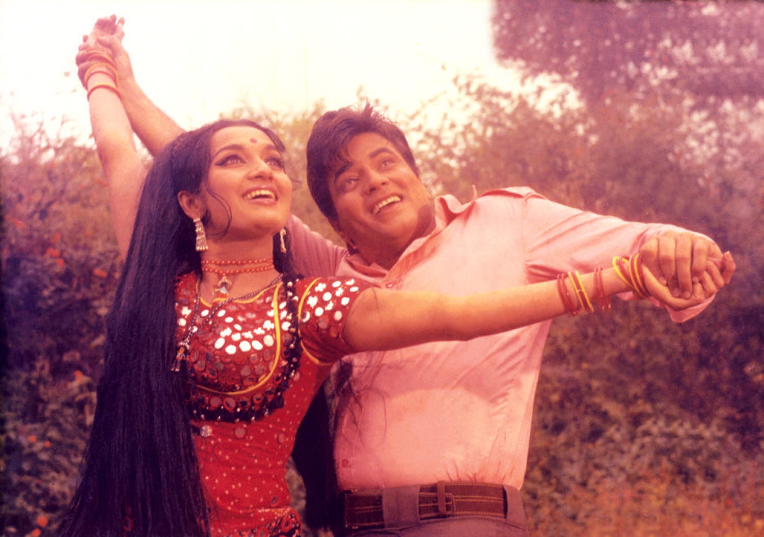 Jitendra this bollywood film first made 1000 crore indian rupee