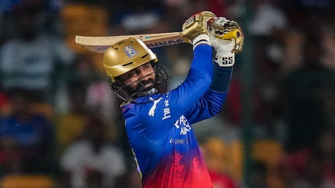 Dinesh Karthik broke this record of Rinku Singh.