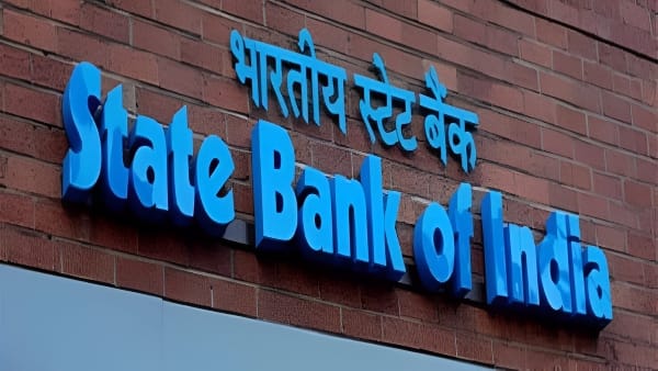 10 banks including State Bank of India offering bumper interest.