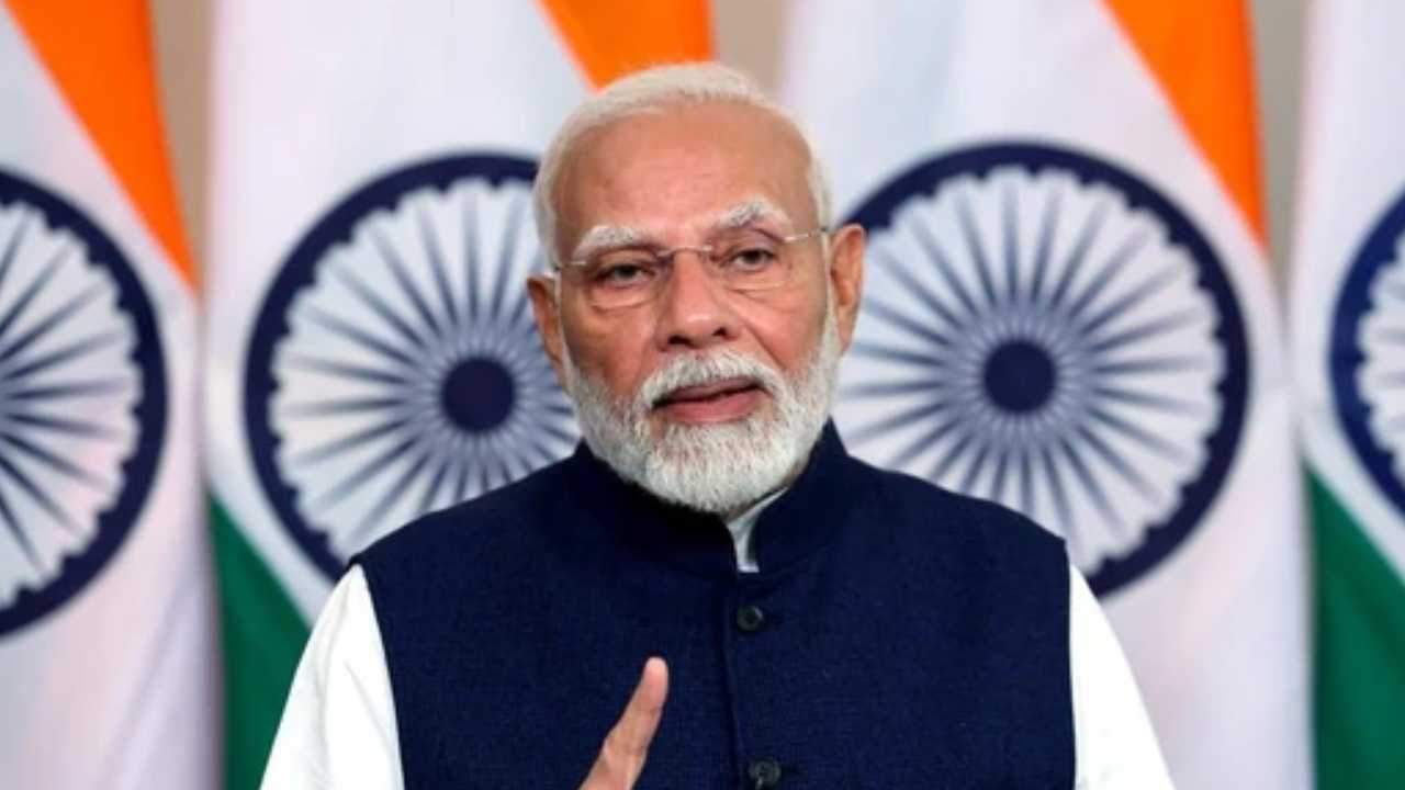 Narendra modi arranged special meeting about India economic growth