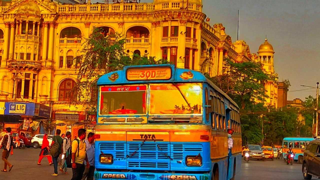 Government of West Bengal Bus
