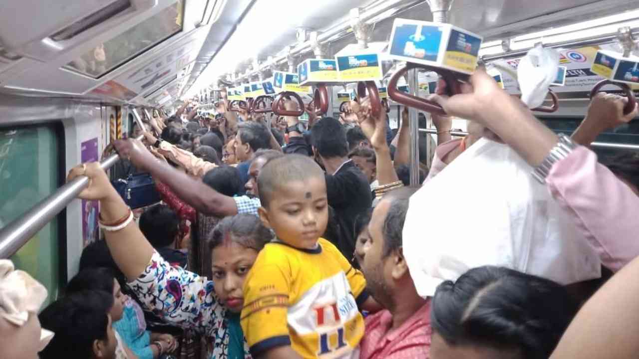 Passengers complain about new metro time table