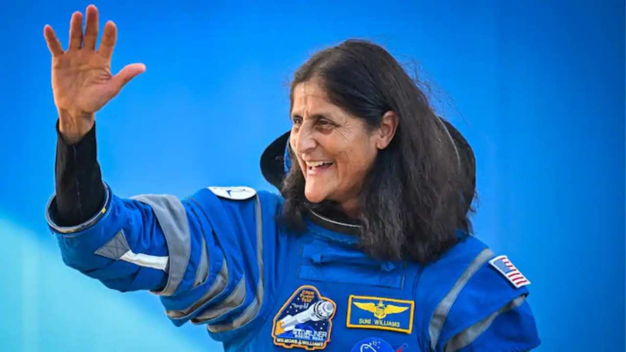 Sunita williams says on watching india from space