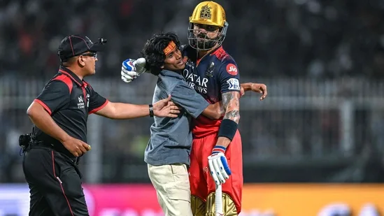 Fan reach out to Virat Kohli.