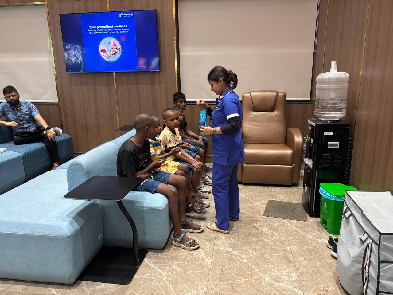 Bangla Hunt eye examination for home children.