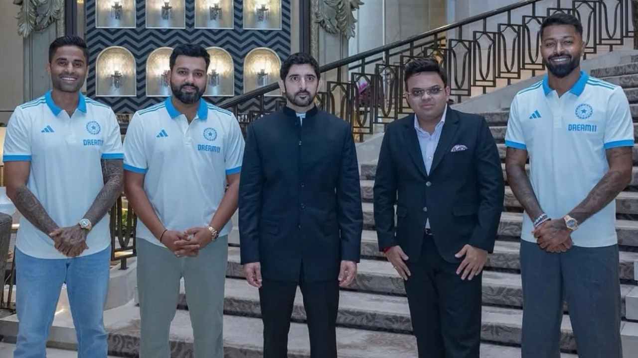 Dubai Prince meets India National Cricket Team players.