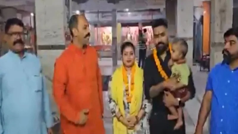  Muslim couple converted to Hinduism.