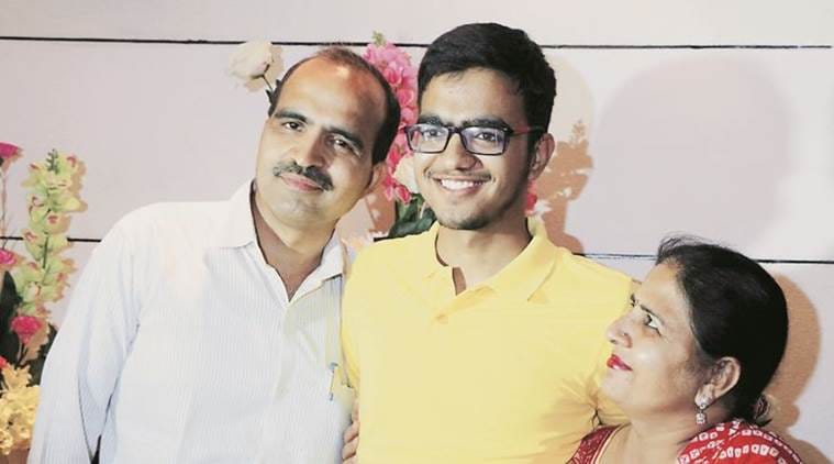 IIT JEE topper sarvesh mehthi success Story 
