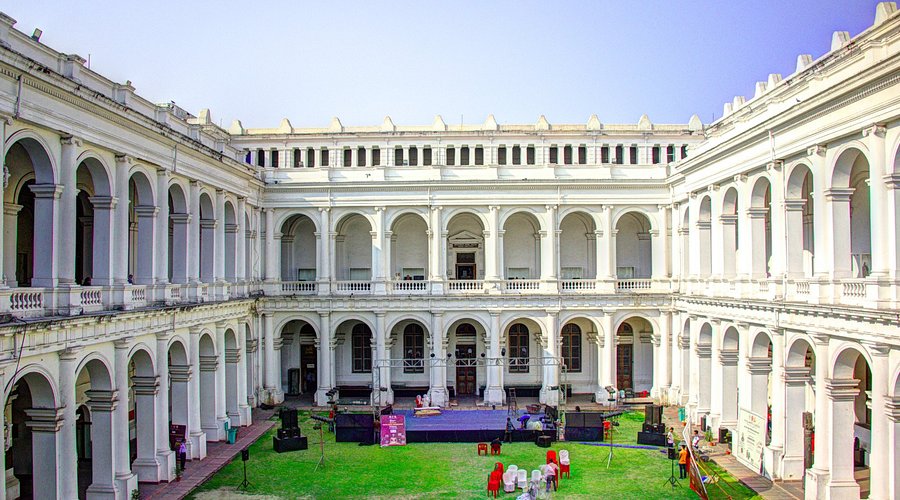 Threatening message about explosion at Kolkata Museum.