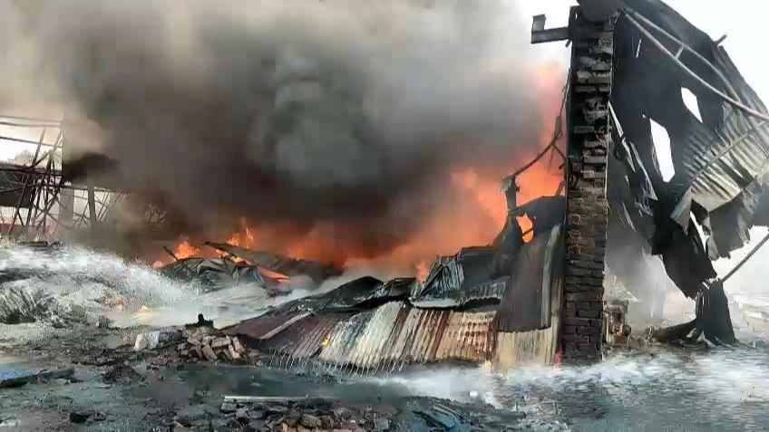 A labor died in a fire accident in howrah factory 